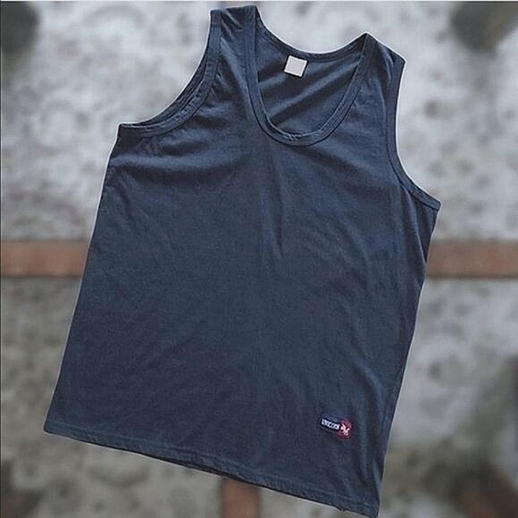 Vtg black U-neck muscle tank - Picture 2 of 9